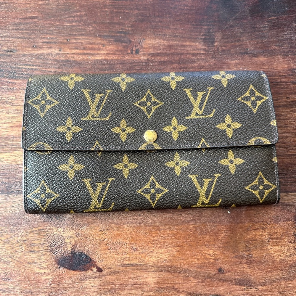 Louis Vuitton Sarah Wallet